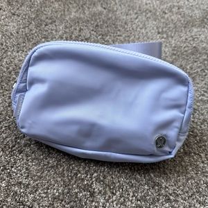 Lululemon everywhere belt bag